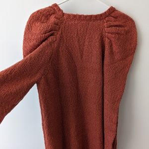 Puffy shoulder sweater size L